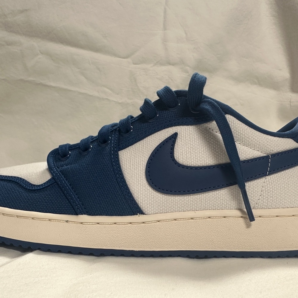 Nike Blue and White Men's Sneakers